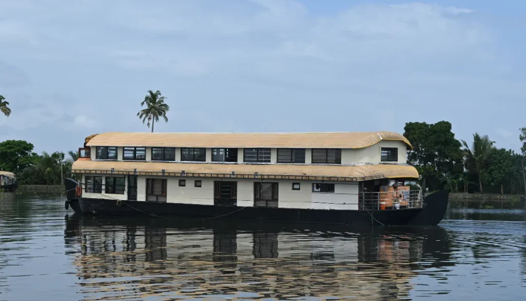 Luxury Houseboat Stay in Alleppey